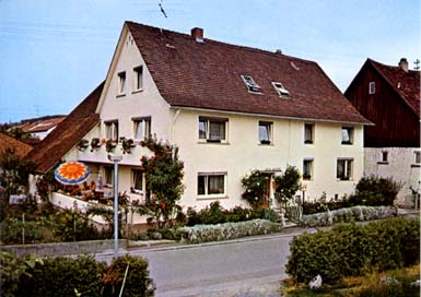 Haus Seefreunde ehemalig Haus Regina in Unteruhldingen am Bodensee zwischen Meersburg und Ueberlingen 50m zum Strandbad und den Pfahlbaumuseum